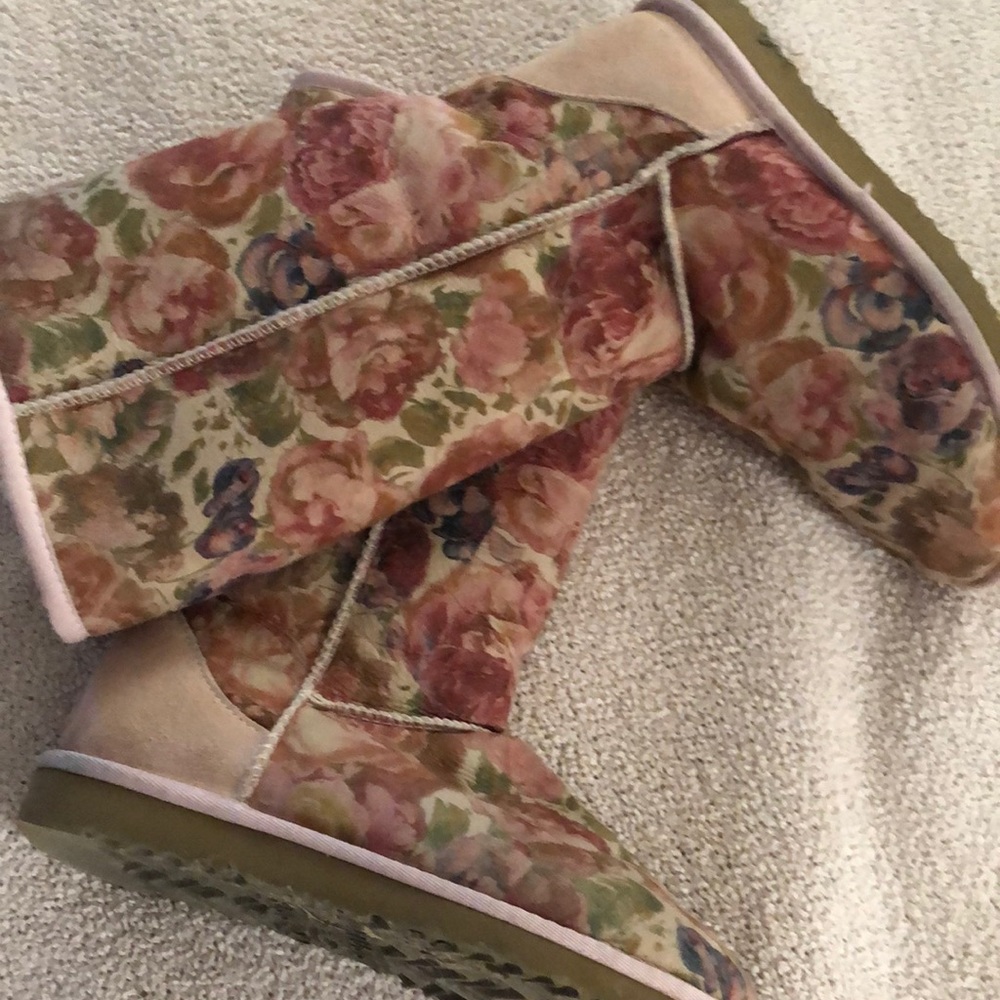 Ugg brand shearling boots w pink roses size 8